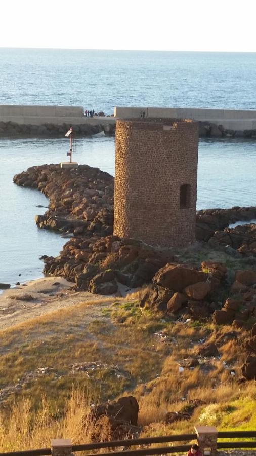 La Tartaruga Spiaggiata - Bilocale Centrale A Pochi Metri Dalla Spiaggia Castelsardo Exterior foto